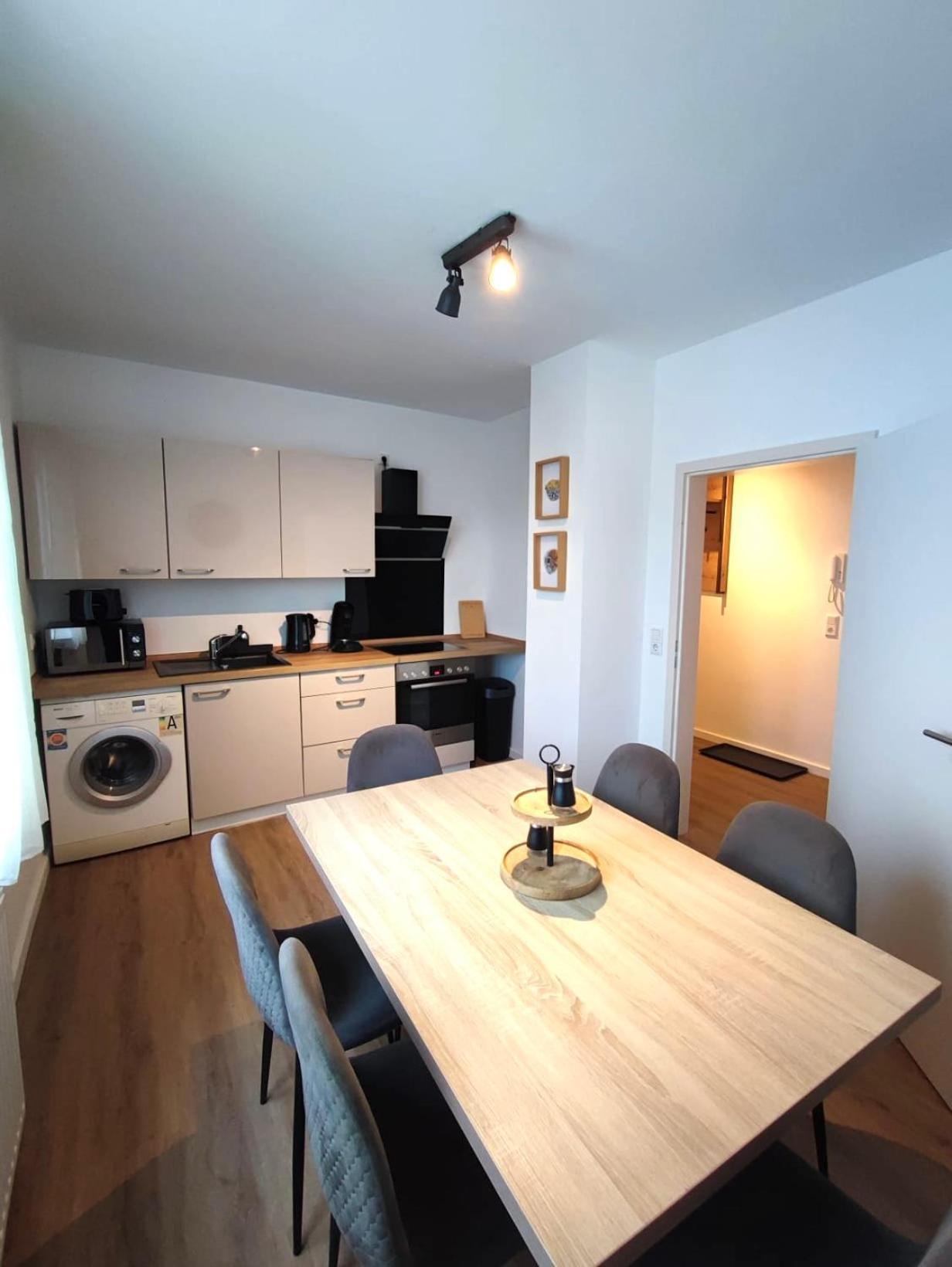 Apartment Rtr - Fuer Bis Zu 8 Personen - Voll Ausgestattet - Zentral Limbecker Platz - Messe - Uniklinikum - Smart Tv - Parken - Modern *