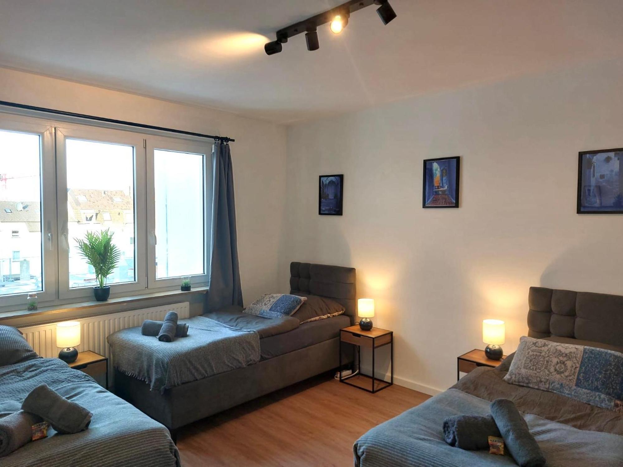 Rtr - Fuer Bis Zu 8 Personen - Voll Ausgestattet - Zentral Limbecker Platz - Messe - Uniklinikum - Smart Tv - Parken - Modern Apartamento *