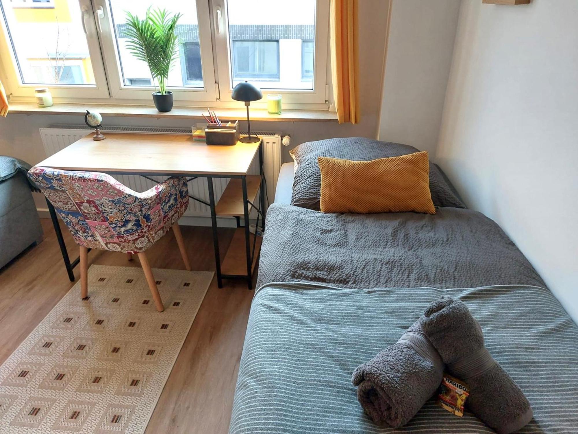 Rtr - Fuer Bis Zu 8 Personen - Voll Ausgestattet - Zentral Limbecker Platz - Messe - Uniklinikum - Smart Tv - Parken - Modern Apartment *